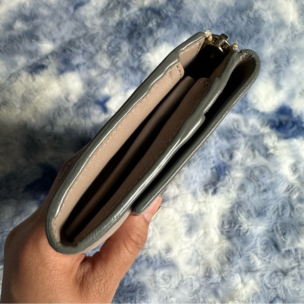 *SOLD* Chloe Leather Envelope Wallet Light Pink Beige - Picture 7 of 16